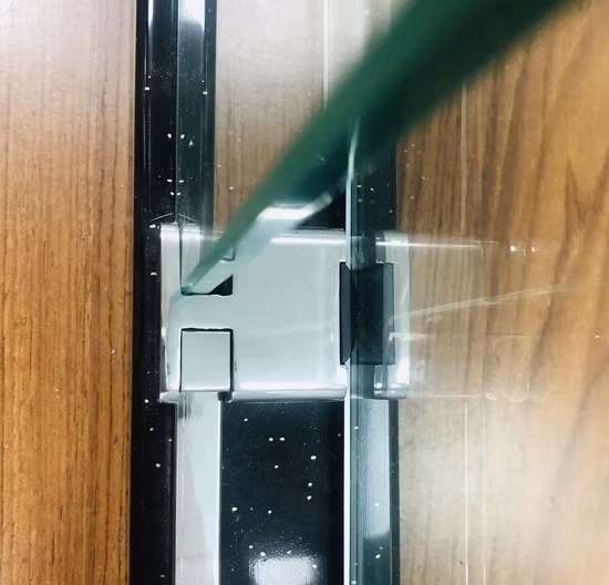 Square Sliding Glass Shower Room